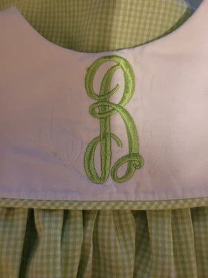 女宝宝连衣裙尺寸 6 Mo GUC 见妈妈和我描述 — 第 1/4 张图片