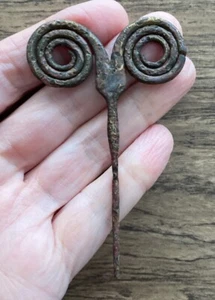 BRONCE AG. CULTURA HALLSTATT. PIN DE BRONCE, CIRCA 700 A.C. - Imagen 1 de 5