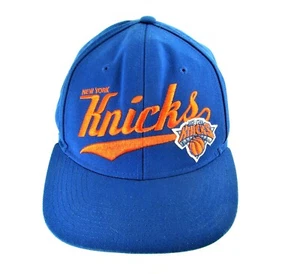 Gorra Adidas New York Knicks NBA Snap Back azul naranja bordada con holograma - Imagen 1 de 6