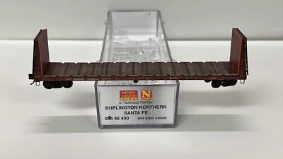 Micro-Trains N 054 46 400 BNSF weathered bulkhead flat #545404 w/weathered deck - Image 1 of 2