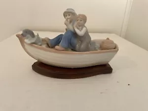 Vintage MEICO “OLD MAN & BOY WITH DOG FISHING” in Boat Figurine "No Rod" - de - Picture 1 of 6