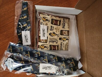 Pajarita cuadrada de bolsillo crema con logotipo de barra de corbata Miller High Life x Planters x Tie Bar Foto 1 de 4