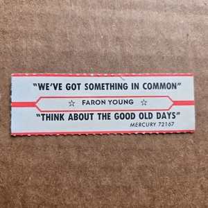 FARON YOUNG We've Got Something In Common JUKEBOX STRIP Record 45 rpm 7" - Bild 1 von 1