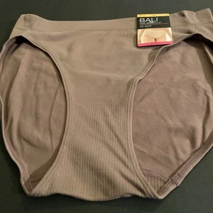 ¡NUEVO! BALI COFFEE COLOR LISO U HI-CUT BRIEF / GRANDE / Talla 7 - Imagen 1 de 4
