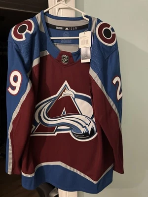 Футболка Colorado Avalanche Nathan MacKinnon Adidas подлинная размер 54 - Изображение 1 из 3