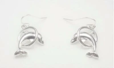 PENDIENTES PLAYA MODA DELFÍN NÁUTICO SALTANDO A TRAVÉS DEL ARO TONO PLATA RODIO Foto 1 de 4