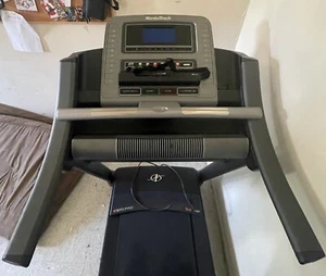 NordicTrack treadmill c970 PRO, Length: 6 ft, 10 in. Width: 3 ft 1 in. - Picture 1 of 7