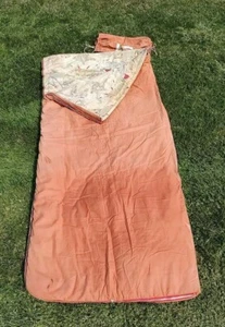 Saco de dormir Coleman vintage de lona naranja con interior de pato beige - Imagen 1 de 8
