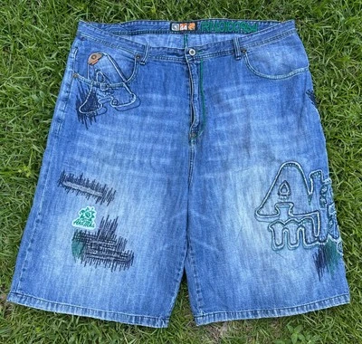 Pantalones Cortos de Jean Akademiks Verde Borde Para Hombre Etiqueta 44 Medida 46 Foto 1 de 4