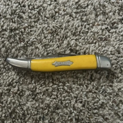 Vintage Imperial Ireland Yellow Fish Knife With Scaler - Image 1 of 4