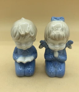 Vintage Paar kniende Kinder betende blaue Outfits Keramik Japan - Bild 1 von 6
