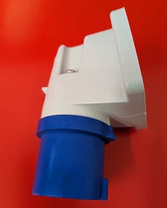 GEWISS  16AMP 3PIN 240 VOLT BLUE APPLIANCE INLET SURFACE MOUNTED PLUG GW60404 - Picture 1 of 5