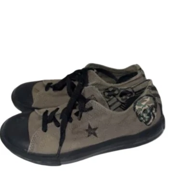 CONVERSE One Star Camo Green Skull Low Top Lace Up Sneaker Juniors Size 4 - Image 1 of 4