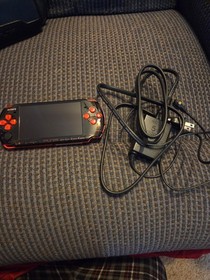 PSP-3000 God of War Black/Red playStation Portable console v-good US Selle