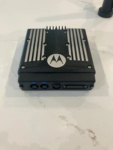 Base MOTOROLA XTL5000 M20URS9PW1AN 700/800 MHz - Imagen 1 de 4