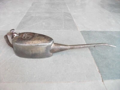 Contenedor de aceite vintage de hierro artesanal A.W Price Bro & Co., Birmingham Foto 1 de 4