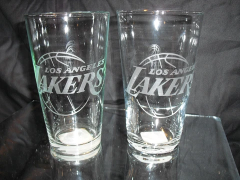 LOS ANGELES LAKERS ETCHED LOGO (2) 16 OUNCE PINT GLASSES NEW Cover