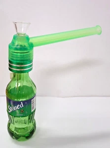 Botella de refresco Traveler de vidrio para pipa de agua de 7" con tapa y vástago extraíbles - verde - Imagen 1 de 3
