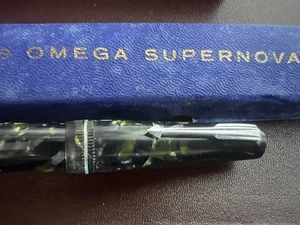 🔴 OMEGA penna stilografica celluloide verde A.V.M a leva scrive vintage - Foto 1 di 14