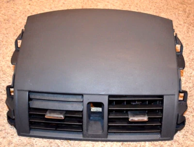 2009-2011 TOYOTA COROLLA DASH VENT UPPER TRIM BEZEL SURROUND 2 IMPERFECT BLADES Foto 1 de 4