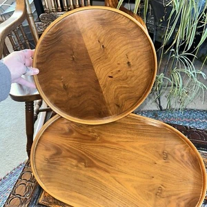 Juego de dos bandejas para servir de teca MCM resistentes al calor hechas en Inglaterra por Trebun - Imagen 1 de 9