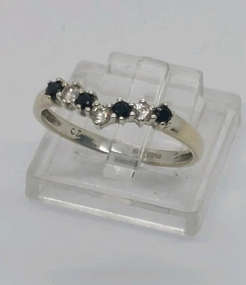 9ct Yellow/White Gold Blue/White Cz Band Ring Size P (1.75g) Hallmarked.  - Image 1 of 4