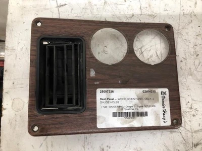 Панель приборной панели 1988-2004 Freightliner FLD120 GAUGE - б/у - Изображение 1 из 4