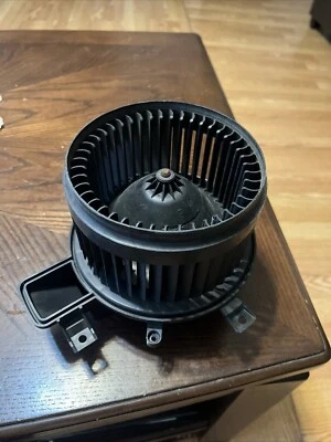 Ventilador calentador aire acondicionado Dodge Charger/Chrysler 300 2014-2018 Foto 1 de 4