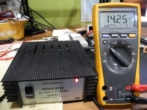 Micronta Regulated 12V (13.8VDC-2.5A Power Supply Cat No 22-120A Tested Works - Zdjęcie 1 z 8