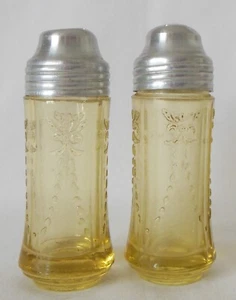 Federal Glass Salt & Pepper Set Flat Metal Lids Madrid Amber Yellow - Picture 1 of 14