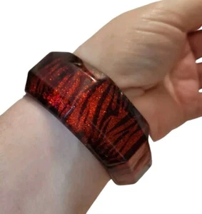 Vintage Acrylic Bangle Bracelet Zebra Red Glitter Black Faceted - Picture 1 of 4