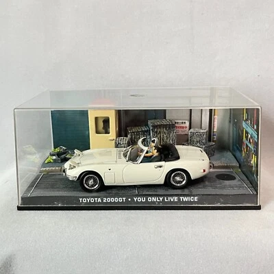 GE Fabbri James Bond Toyota 2000GT w/Diorama in Case 1:43 Scale - Image 1 of 4