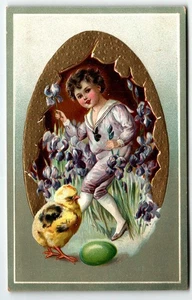Postal Pascua niño victoriano en borde de huevo agrietado con pollito UNP - Imagen 1 de 2