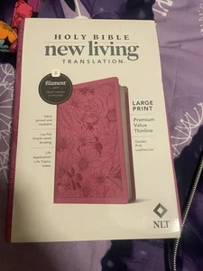 NLT Large Print Premium Value Thinline Bible Filament-Enabled Edition Pink New - Foto 1 di 8