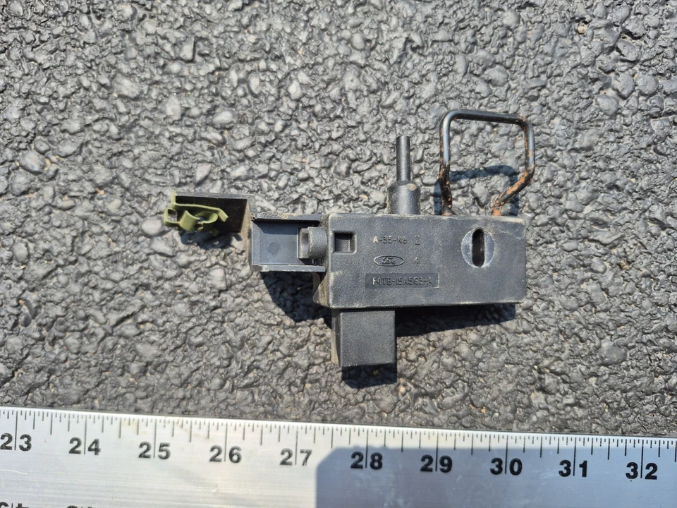 Ford Bronco 1995 guante compartimiento lámpara OEM 95 F2TB-15A563-a Foto 1 de 4