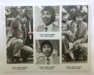NC State Wolfpack Basketball Coach Jim Valvano handsigniertes Foto von 1982 - Bild 1 von 3