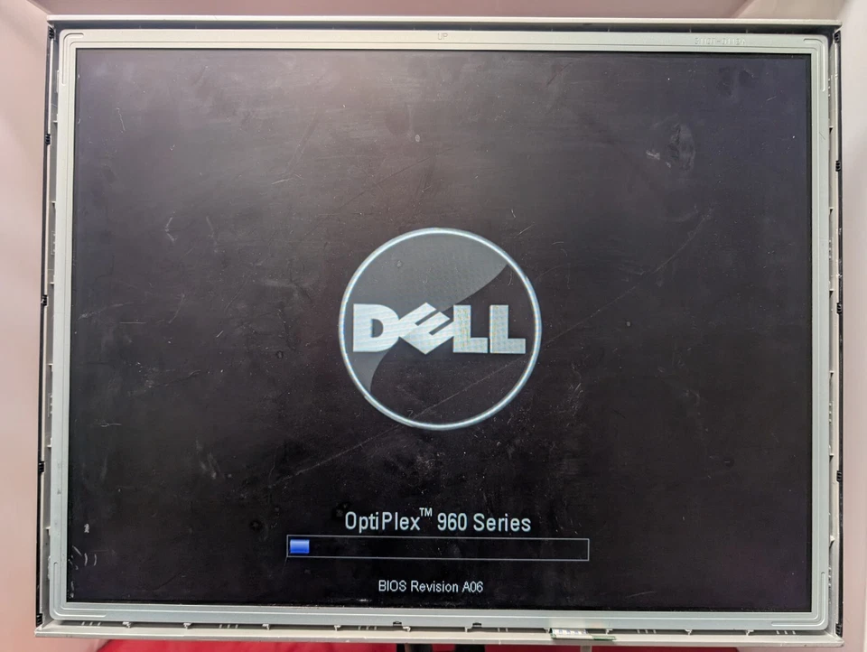Dell 2007FPB 20" LCD Monitor 1600x1200 DVI VGA S-Video Composite W/STAND & CABLE - Image 1 of 4