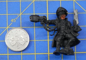 W40K Astra Militarum Imperial Guard Officio Prefectus Commissar Finecast fehlt - Bild 1 von 2