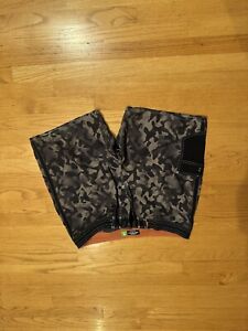 Quicksilver Waterman Men’s Camouflage Board Shorts Size 38