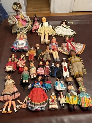 Lote de 28 muñecas internacionales vintage - moda, celuloide, tela - Madame Hendron Foto 1 de 4