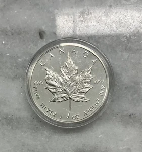1989 Canadian Silver Maple Leaf 1 oz .9999 - Picture 1 of 2
