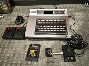 Sistema de Videojuegos Magnavox Odyssey 2, Fuente de Alimentación Original, Adaptador RF, 1 Juego - Imagen 1 de 6