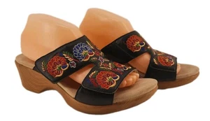 Sandales à talons compensés Alegria noires à aiguilles et épingles brodées multicolores. - Photo 1/13