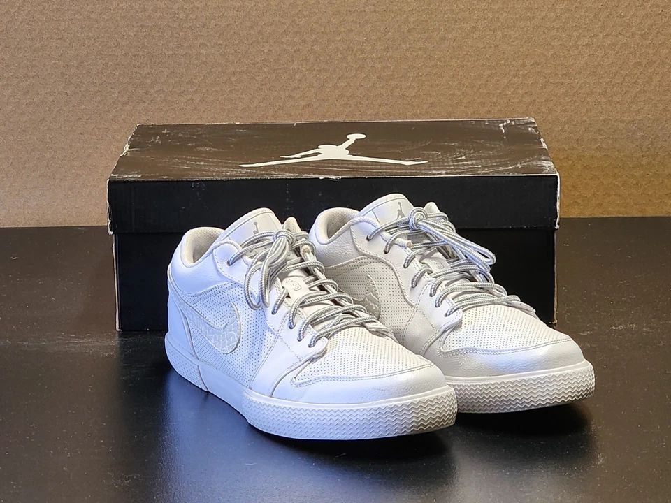 Talla 10.5 Jordan Retro V.1 Stealth Foto 1 de 4