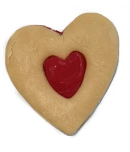 Fake Food 1 Jelly Stuffed Heart Sandwich cookie 4 Inches - Bild 1 von 3