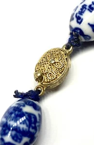 Vintage chinesische Export blau weiß handbemalt und geknotet Halskette Box verschlossen - Bild 1 von 7