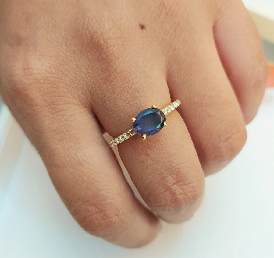 Anillo solitario de iolita azul natural corte ovalado anillo de plata de ley 925 maciza Foto 1 de 4