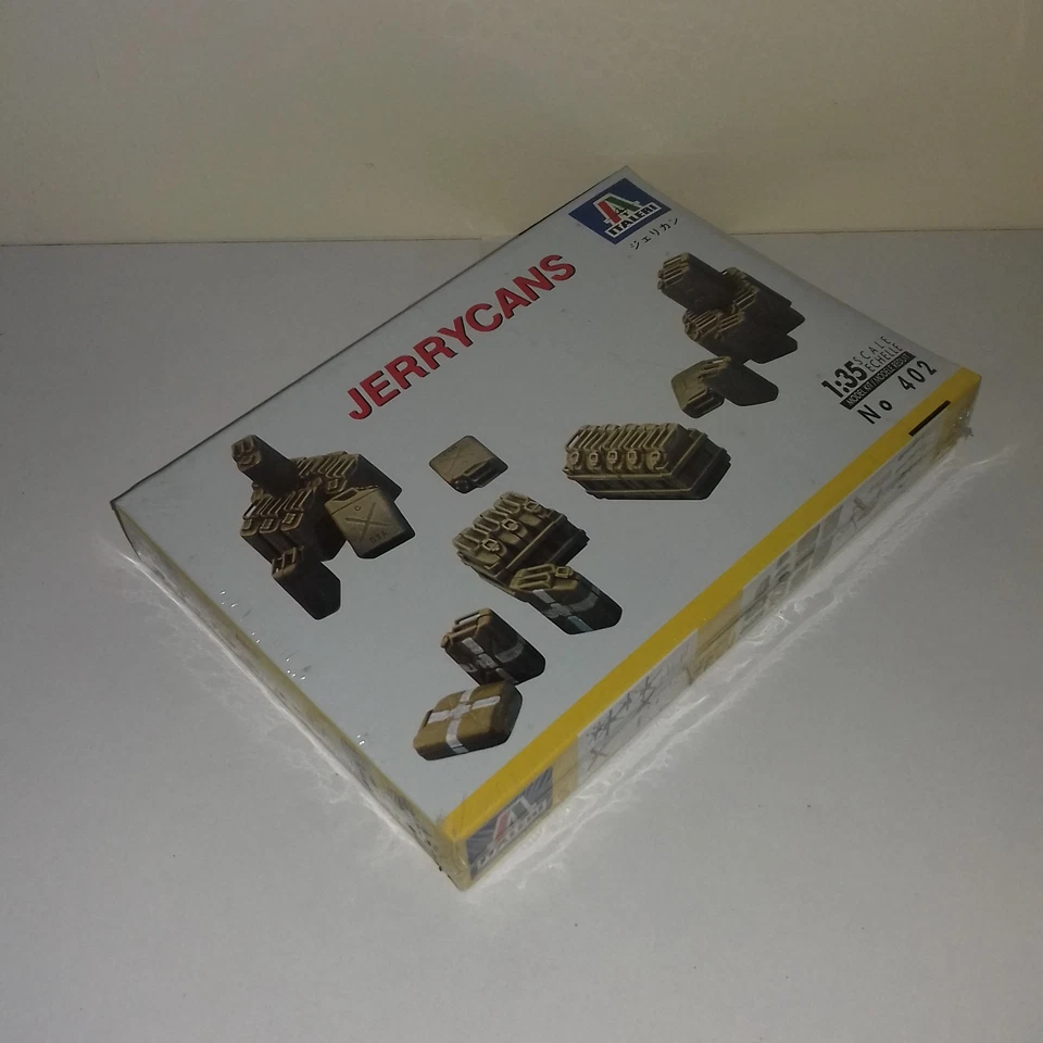 JERRYCANS TANICHE ACCESSORI 1/35 ITALERI KIT 402 - Immagine 1 di 2