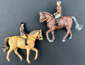 Britains Ltd 1977 par de figuras de juguete inglesas jinetes caballos Inglaterra - Imagen 1 de 12