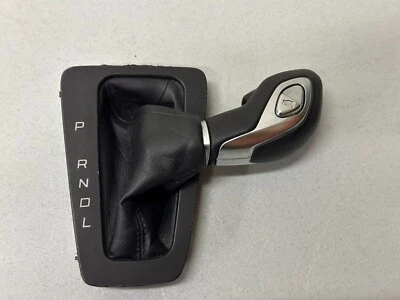 Ford Focus 2015-2018 A/T console central câmbio bota botão moldura conjunto 2 pinos - Imagem 1 de 4